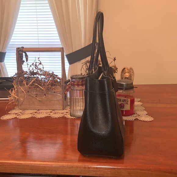 NWT authentic Coach Signature Casey Tote. Brown/Black. - Picture 2 of 13